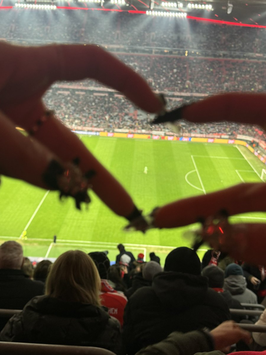 mira🐈‍⬛ tweet media