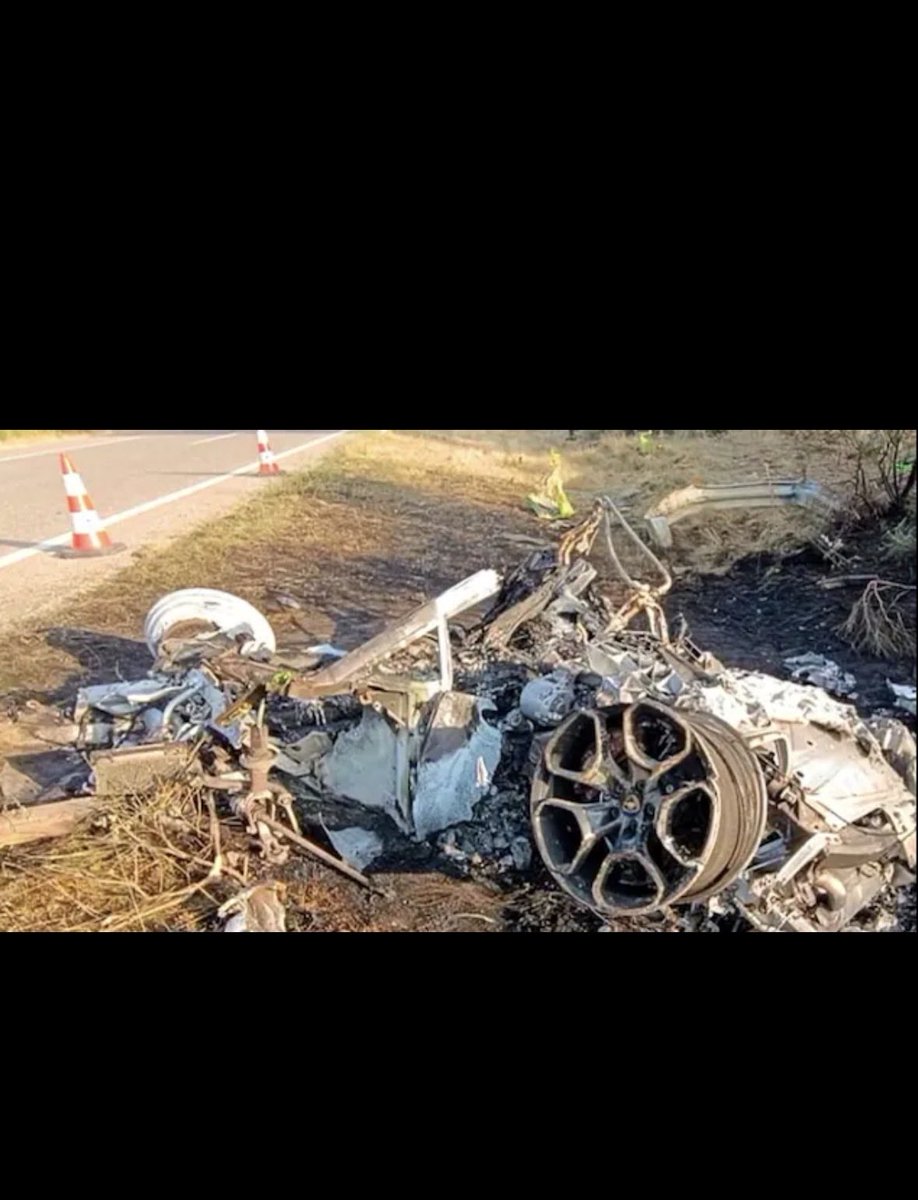 なやたさ tweet media