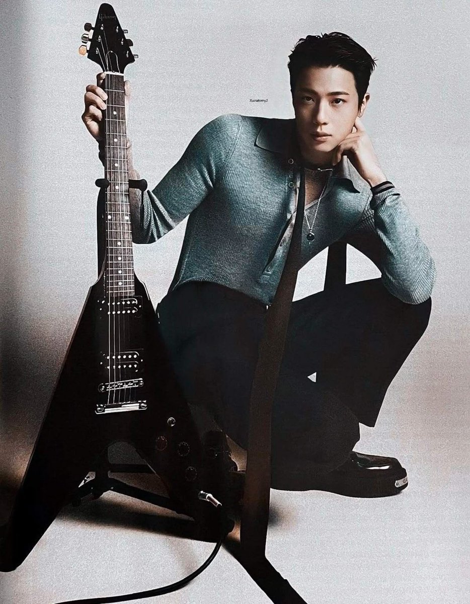 THE NEW YORK TIMES CALLING JIN A ROCKSTAR 🔥 

“Following up with another EP six months after his first, Jin cemented his reputation as a rock star — touching on Britpop and even country-rock this time — alongside more mature songwriting.”

 The rockstar of BTS, yes! 🎸
