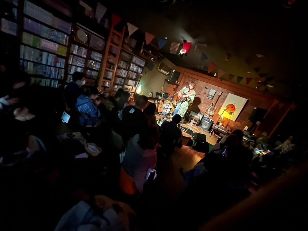 3/21（土）に四日市の名所〝ドレミファといろは〟の15周年を祝いに行きます。
店主で主催のゴウくん曰く〝地獄のようなメンツ〟笑
３週連続の最終日、みんなで昇天しましょう🌿
