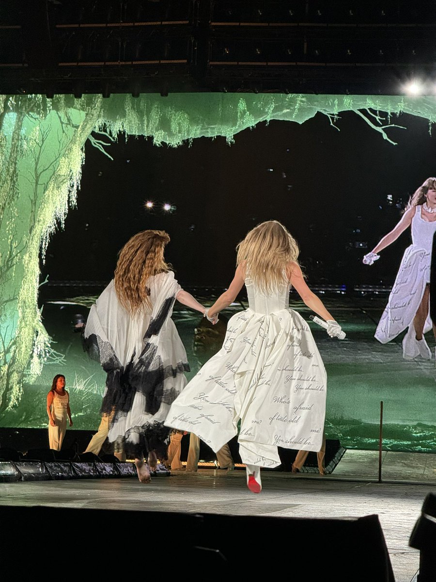 Daisy ✿ tweet media