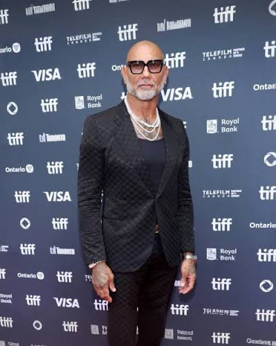 Laurence Easeman tweet media