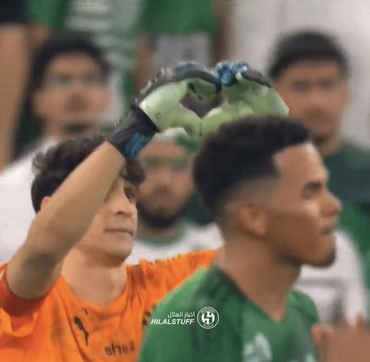 ‏ فالكون tweet media