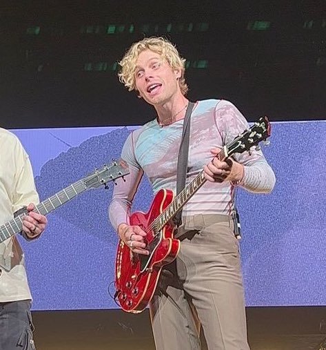 hourly blond lrh ☆ tweet media