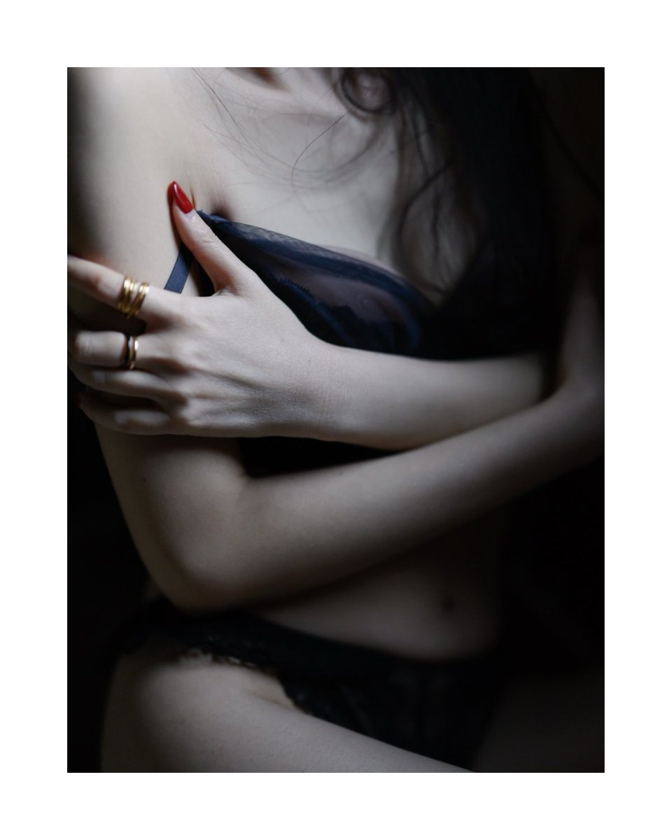 masaki_portrait's tweet photo. She knew.

And she let it happen.

理性放棄
眞弥@ma_ya_akimoto

「Uncontained」 02

#intimateportrait
#sensualportrait
#femalegazephotography https://t.co/MTAouGg7MS