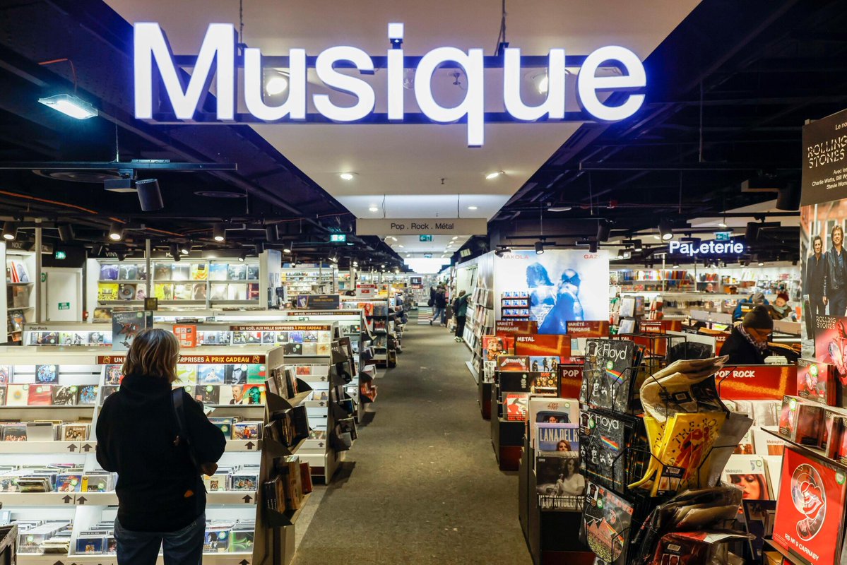 Le Parisien tweet media