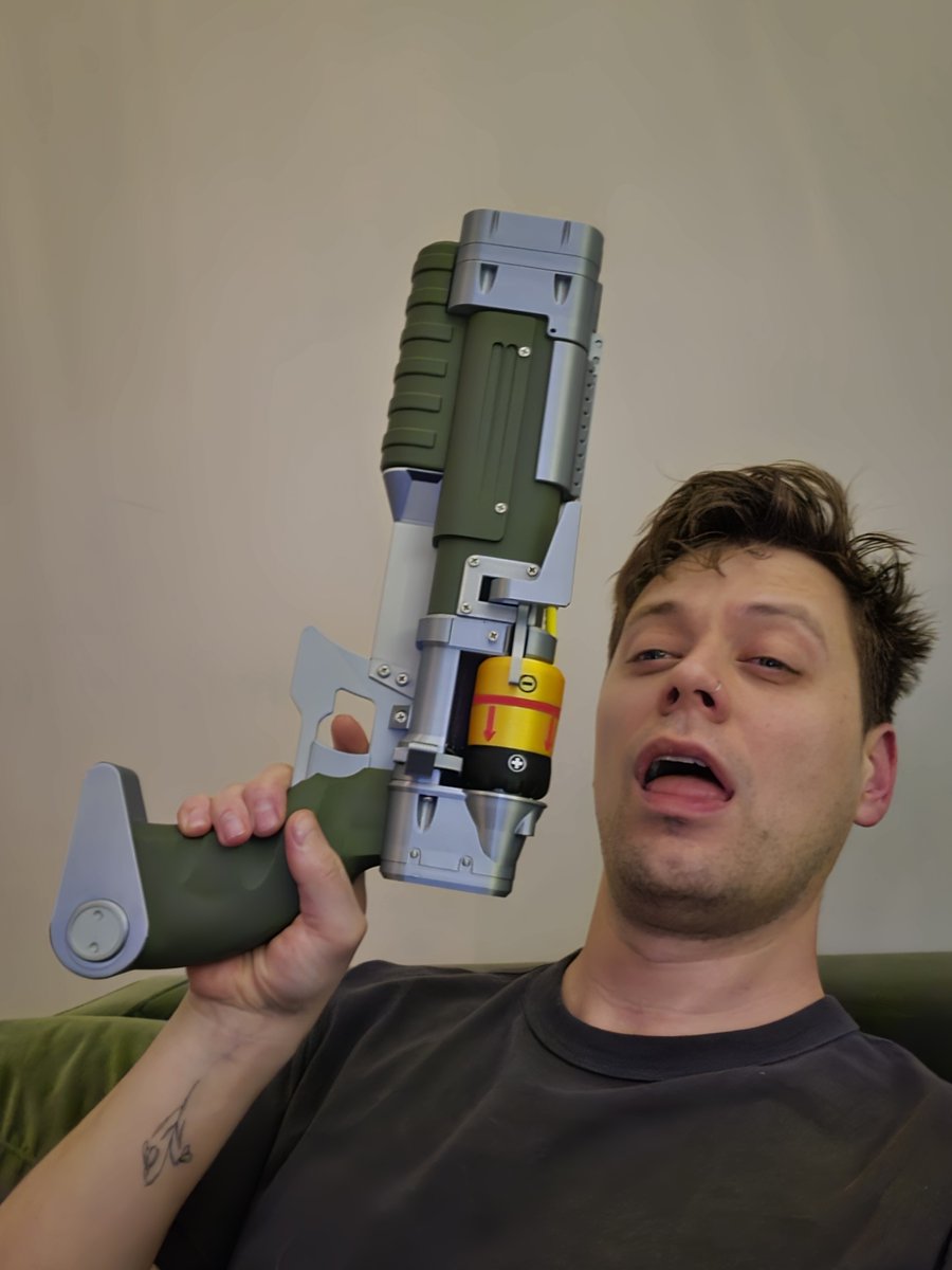 UpIsNotJump tweet media