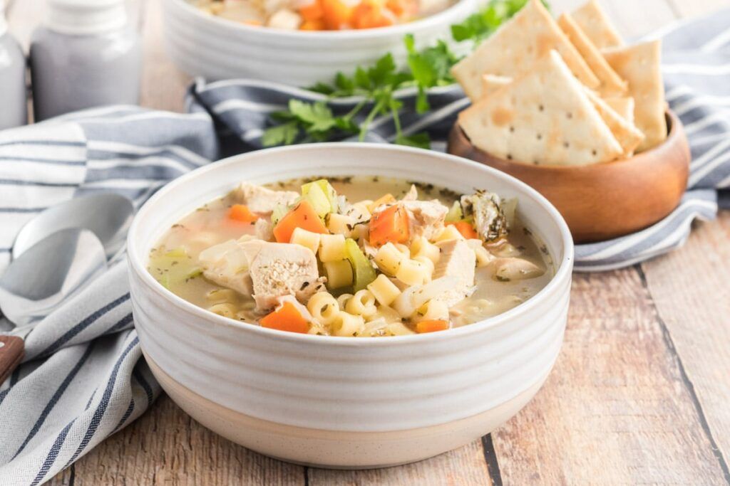 kyleecooks's tweet image. BASIC pantry staples make this Homemade Chicken Noodle Soup Recipe! It is pure comfort food. Using basic ingredients, you can have this delicious soup on the table fast! #chickensoup #soup #easyrecipe #kyleecooks kyleecooks.com/chicken-noodle…