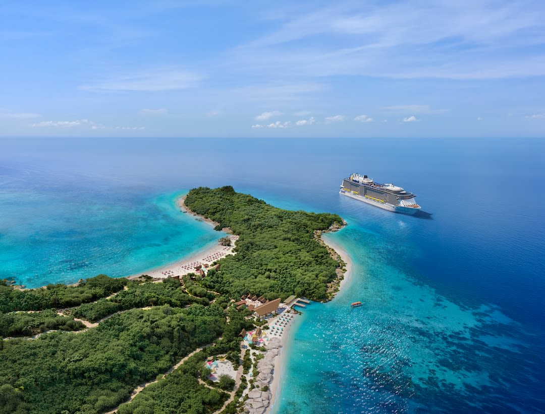 TravelNRelax's tweet photo. The ultimate beach-day brag just dropped 🏝️Royal Beach Club Lelepa—Royal Caribbean’s first exclusive South Pacific escape—brings pristine beaches, island eats &amp; nature trails…all included.

✍️ Your bucket list just got updated, message me and let’s plan your escape. https://t.co/YY6YodlciL