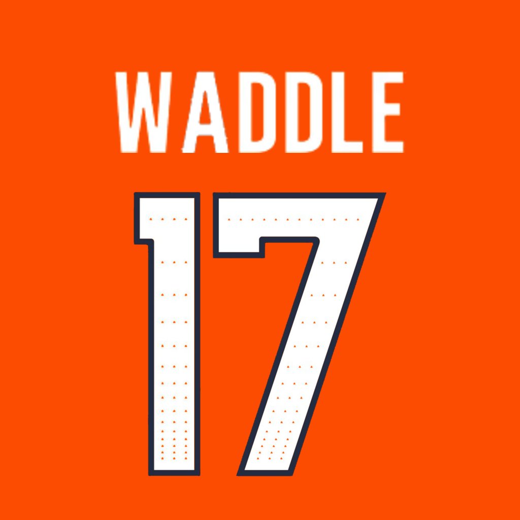 nfl_jersey_num's tweet photo. Denver Broncos WR Jaylen Waddle is wearing number 17. Last assigned to Lil'Jordan Humphrey. #BroncosCountry https://t.co/pQR9NwFUba