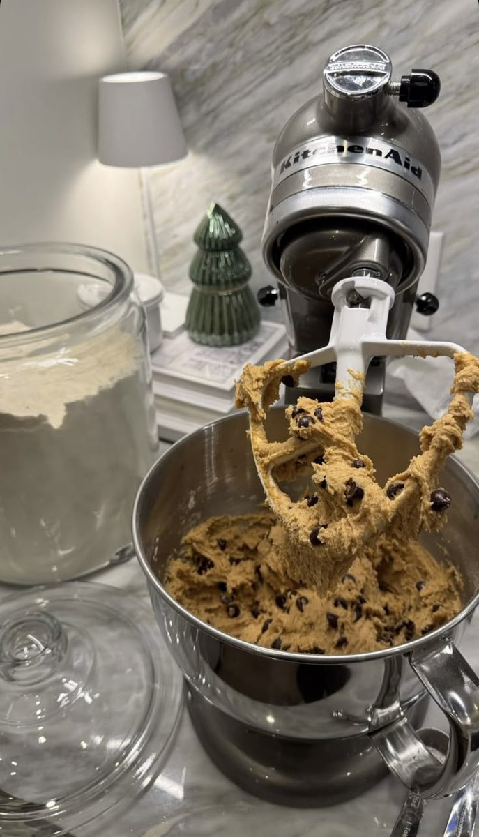 Sessão de cookies pro mesversario da Aiko