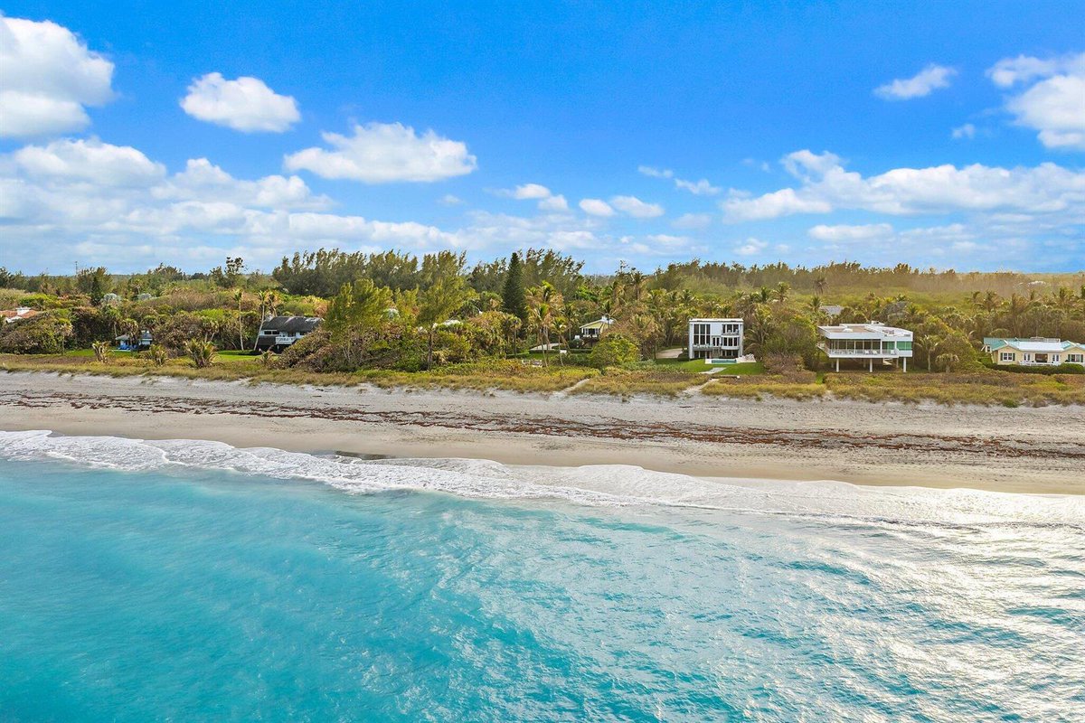thetradingchick's tweet photo. THIS is a true Florida property. https://t.co/wYZKc6JbRO