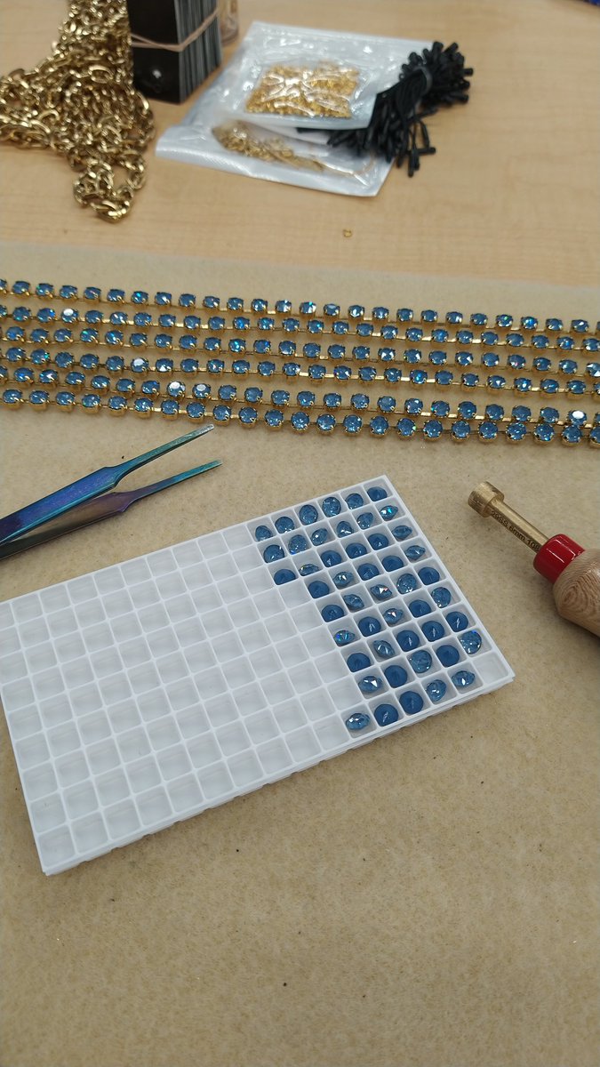 WBNGlass's tweet image. Hand setting is new for me &amp;amp; honestly I don't know why I have never done it before especially since I have made jewelry in the past. It's pretty satisfying to my inner retard. They only use real Swarovski crystals.