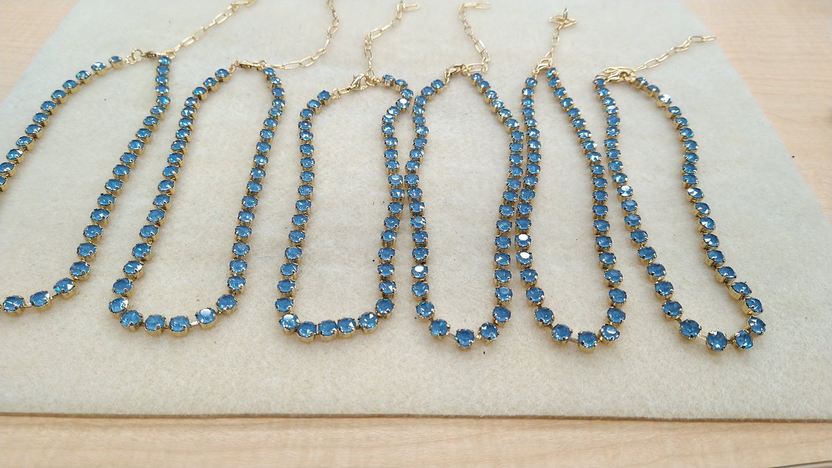 WBNGlass's tweet image. Hand setting is new for me &amp;amp; honestly I don't know why I have never done it before especially since I have made jewelry in the past. It's pretty satisfying to my inner retard. They only use real Swarovski crystals.