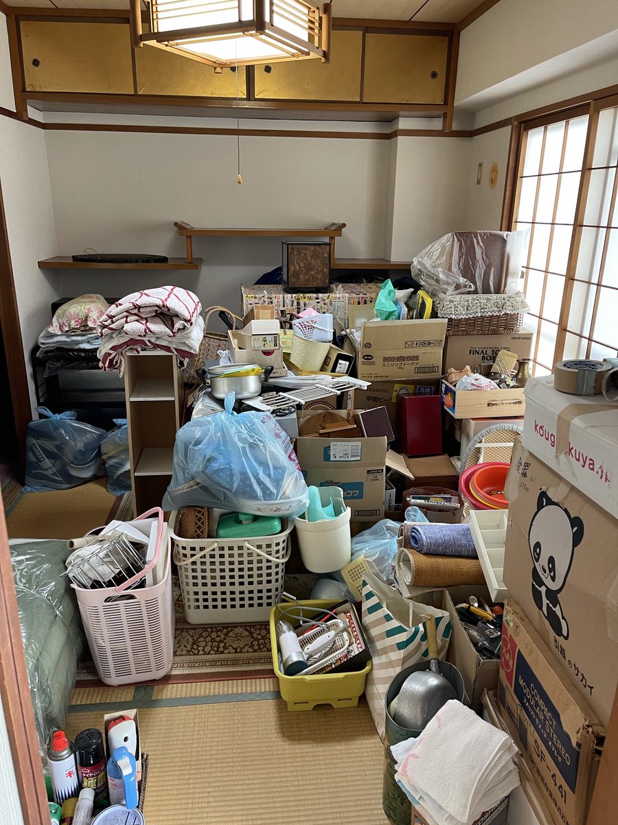 ShopK09290's tweet photo. 【神戸市北区 鈴蘭台】

整理箪笥2つ＋細かい不用品
1部屋分まとめて回収しました👍

「これ全部いけるん？」ってよく聞かれますが対応可能です。

分別なしOK・大型家具OK

まずは気軽に相談ください📩

#神戸 #神戸市 #神戸市北区 #鈴蘭台
#不用品回収 #遺品整理 #便利屋
#片付け #ゴミ回収 #粗大 https://t.co/m6iabGfe3B