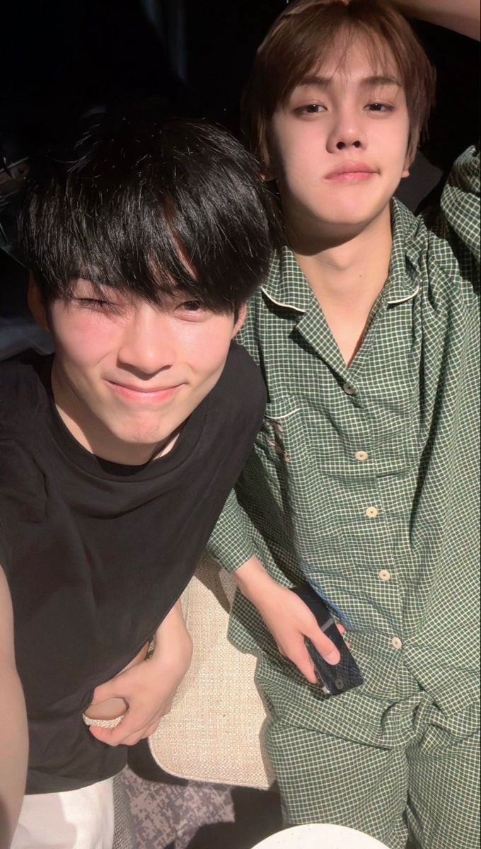 HOURLY2BINZ's tweet photo. #2BINZ #SUNGHANBIN #KIMGYUVIN #투빈즈 #성한빈 #김규빈 https://t.co/rZa82UX9jO