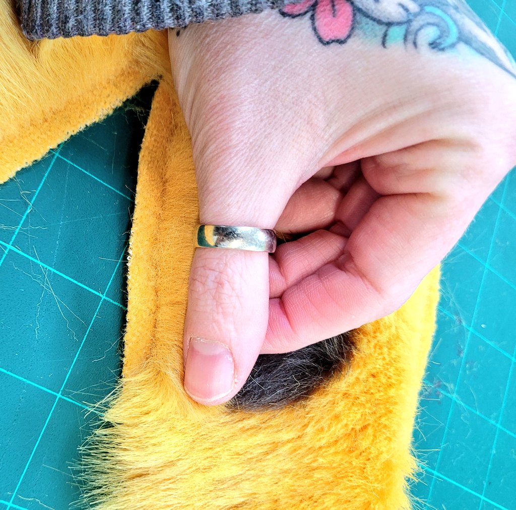 Selkie Suits tweet media