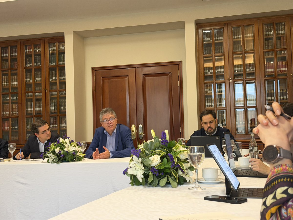 Mauricio Cárdenas S. tweet media