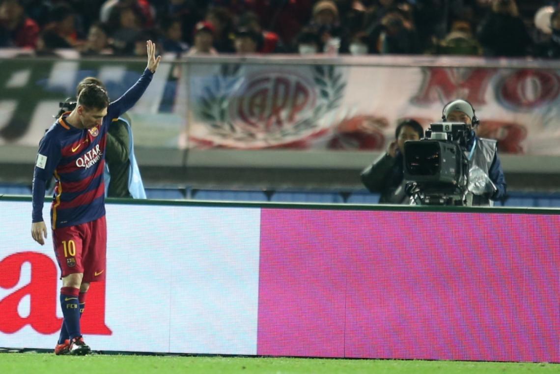 ⚽👏Messi llegó a los 900 goles oficiales pero en un solo pidió disculpas.

Otro guiño a #River, otro más de tantos. 🐔