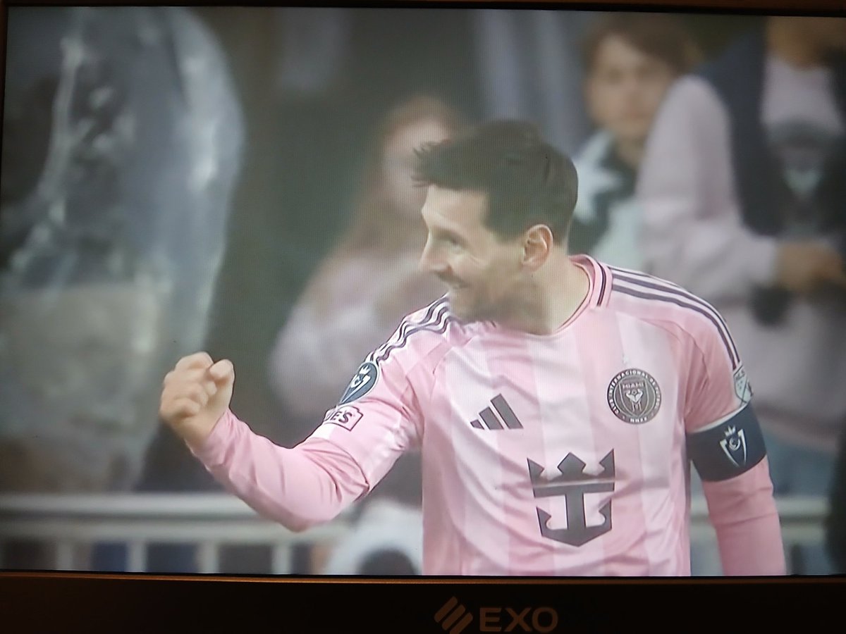 Edgardo Broner tweet media