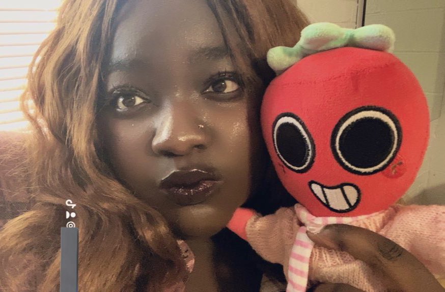 juminopie's tweet image. the selfshipper + the selfship 🍓🍰🐞

im #Late Im Very Late .. #strawbug