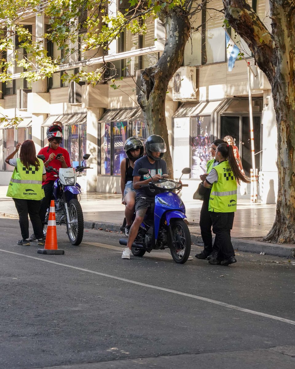 Realizamos controles para identificar vehículos con pedido de secuestro o denunciados por robo, y garantizar el cumplimiento de la documentación, el uso de casco y las normas vigentes.

Continuamos reforzando los operativos de tránsito y seguridad para prevenir el delito.
