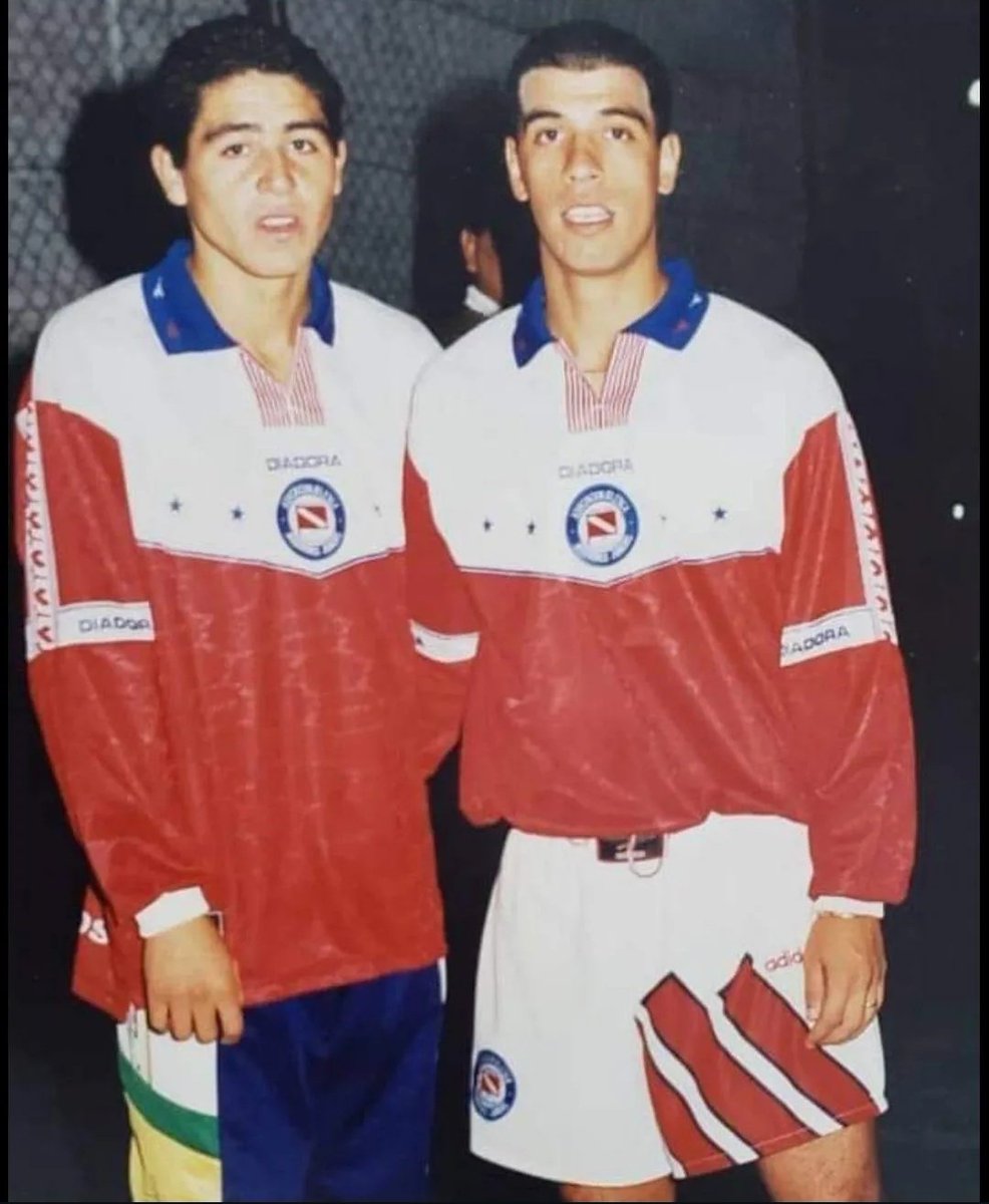 Momentos del bicho tweet media