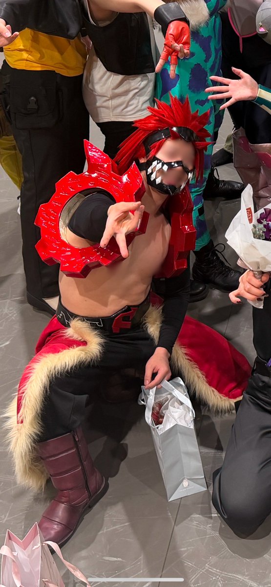 おはようございます_(:3 」∠)_

今日頑張れば三連休ですねぇ、、、！

昨日の練習では初めてフル装備して動いたよ、、あとは当日までは食事量見直しつつもう少し腹筋が見えるように頑張りたいところ、、、()