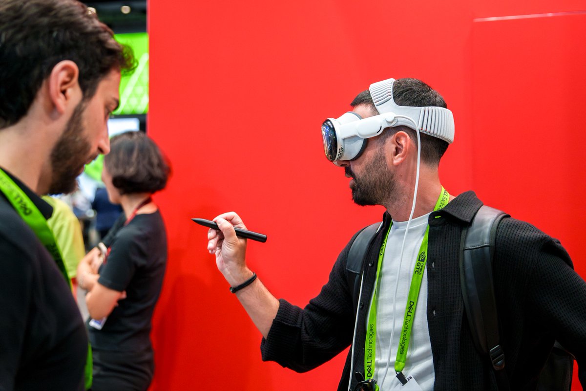 Lenovo Data Center tweet media