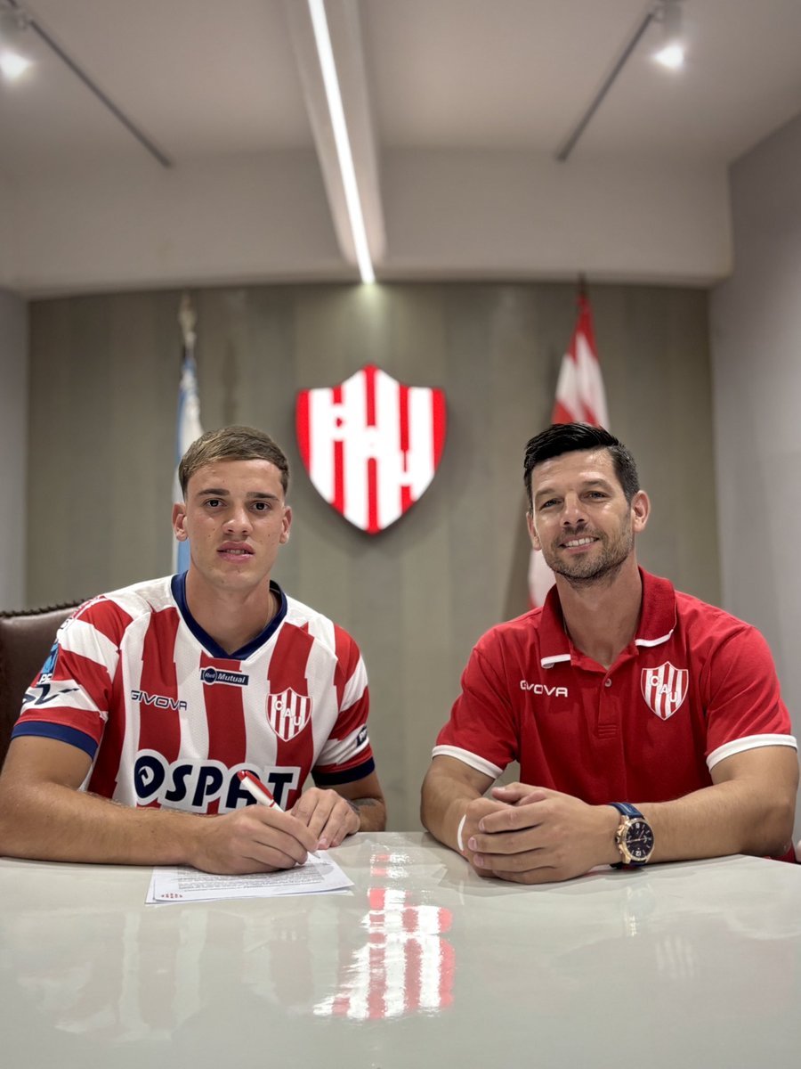 clubaunion's tweet photo. ✍🏼 El volante Emilio Giaccone extendió su contrato profesional con Unión hasta diciembre de 2028.

¡Felicitaciones Emi! https://t.co/LupnuUS4vE