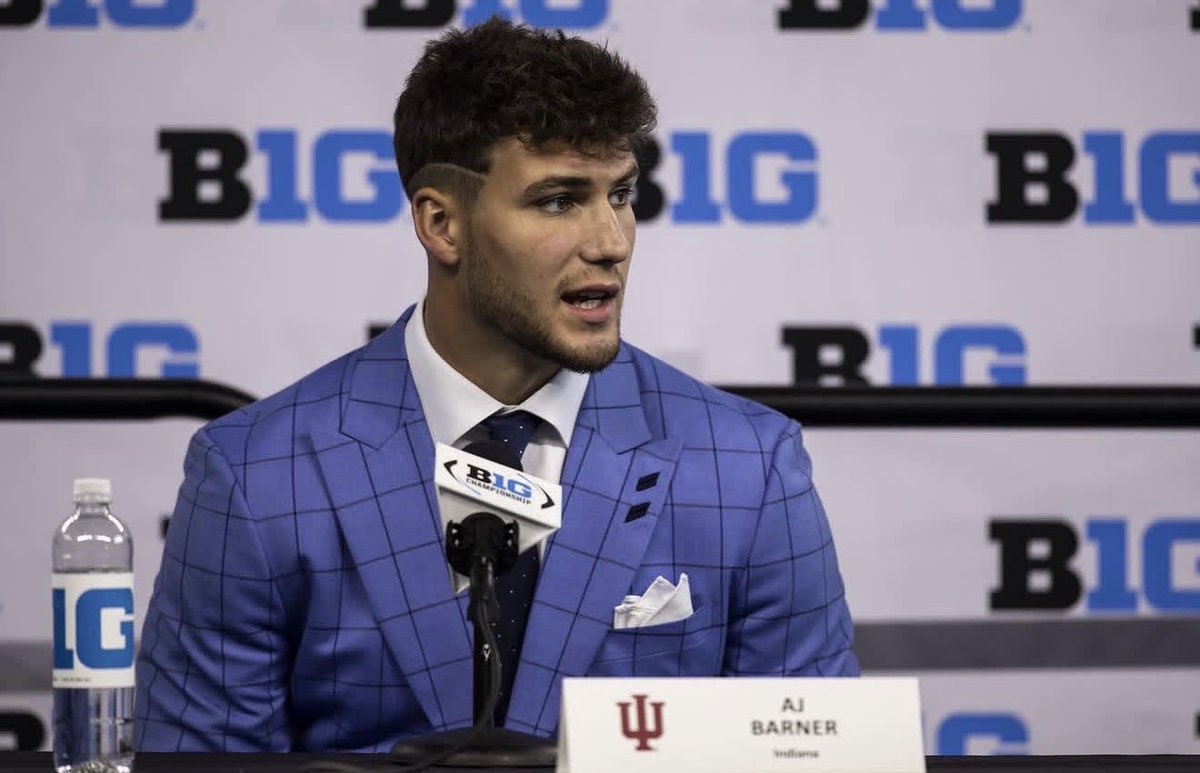 The Barn Show, but with shorter hair.