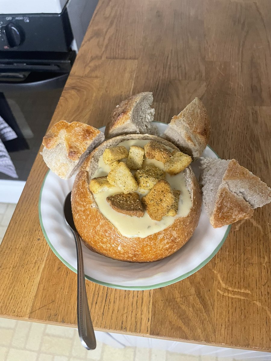 subRobert tweet media