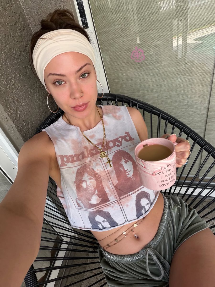 Avery Cristy tweet media