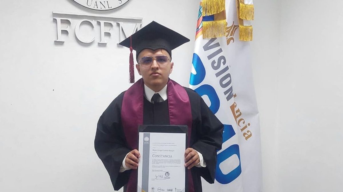 🚨 El joven de 25 años, Miguel Ángel Guerra Rangel, quien este miércoles logró graduarse de la Facultad de Ciencias Fisicomatemáticas, pide ayuda a la ciudadanía neoleonesa para salvarse debido a una malformación arteriovenosa.

info7.mx/nuevoleon/migu…