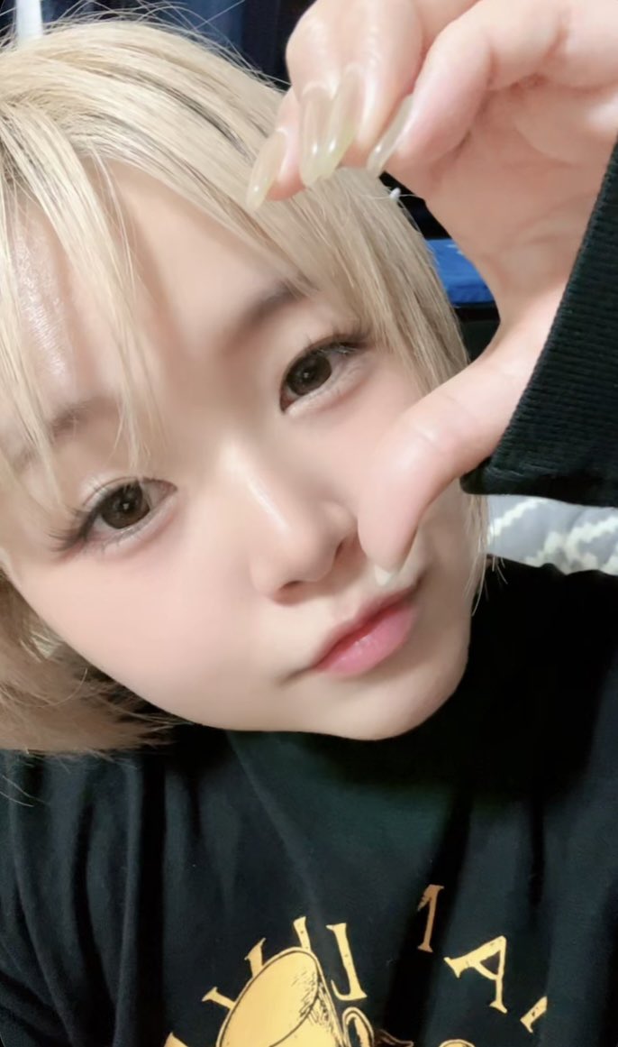 やっと体調治りつつある✨
ひなとハート作ってくれる人おる〜？💕
 #いいねください #ハート #おはよ