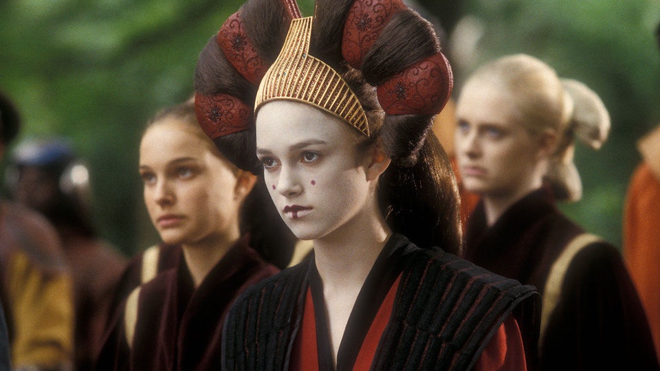 パドメ・アミダラの影武者となる侍女、サーベを演じているのはキーラ 