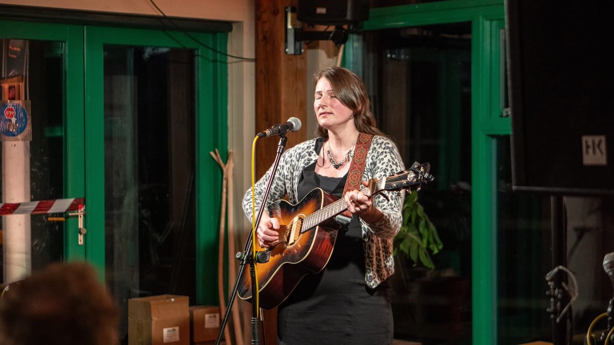 Claire MacKay tweet media