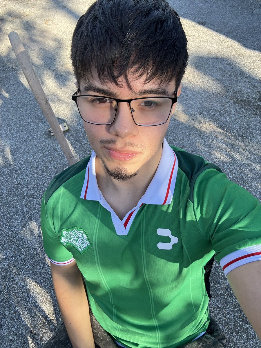 carlos ✧ tweet media