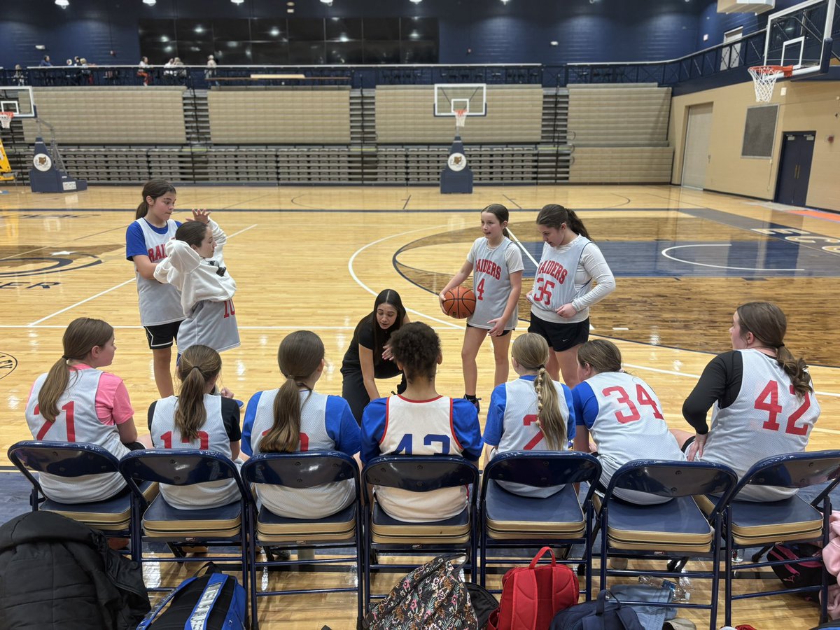 TMS_GirlsBB's tweet image. Week 3 ✔️

Love the growth from our 5th &amp;amp; 6th grade group. Competing and improving every week. 🏀

#Raiders #BuildTheProgram