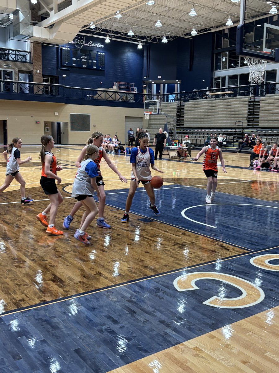 TMS_GirlsBB's tweet image. Week 3 ✔️

Love the growth from our 5th &amp;amp; 6th grade group. Competing and improving every week. 🏀

#Raiders #BuildTheProgram