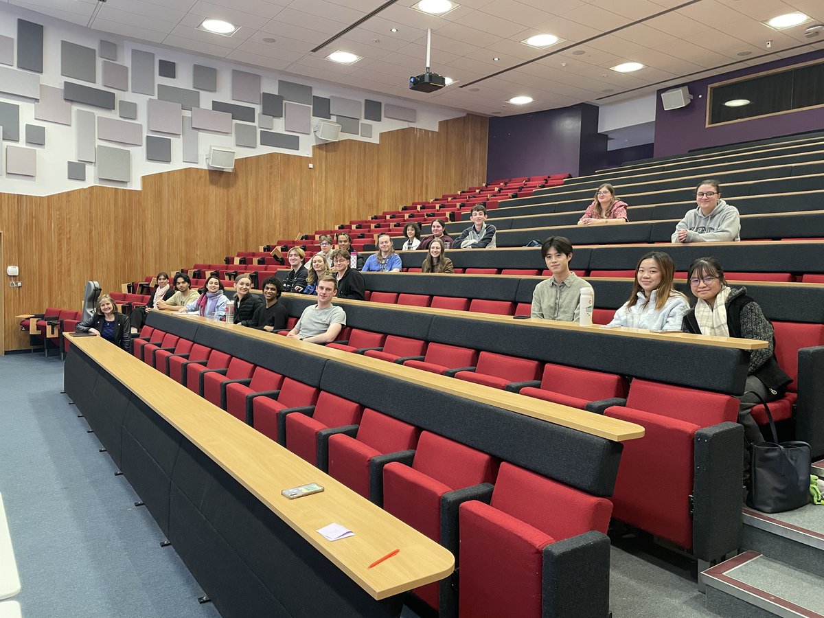 Dr_Chris_Wiley's tweet image. organized and hosted a Music Alumni Careers Panel at @UniofSurrey, featuring four @SurreyDMM music graduates speaking to current students about their career paths after graduation, with support from the Employability &amp;amp; Careers Centre.@SurreyAlumni #ForeverSurrey #ProudtobeSurrey