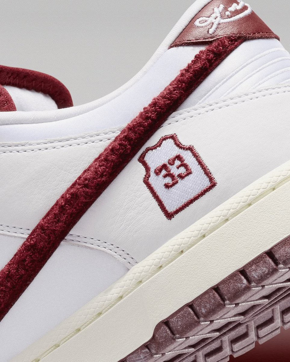 JustFreshKicks tweet media