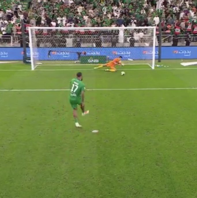 جُـود tweet media