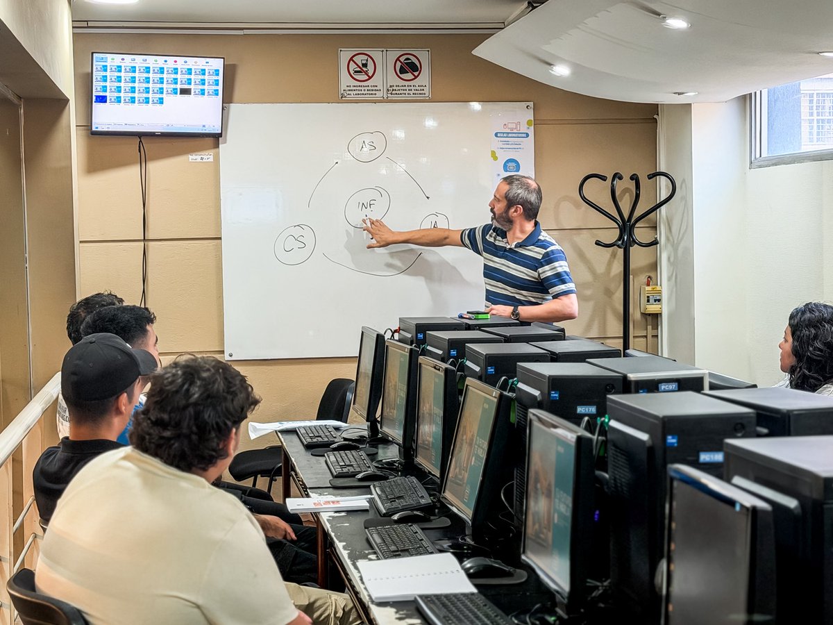 Colegio Universitario IES tweet media