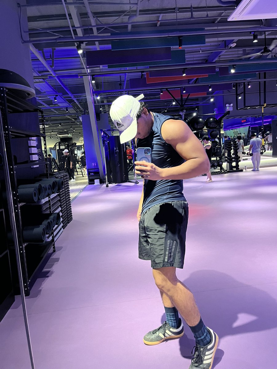 diriangenpowell tweet media