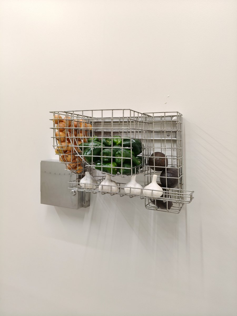 gallery αM tweet media