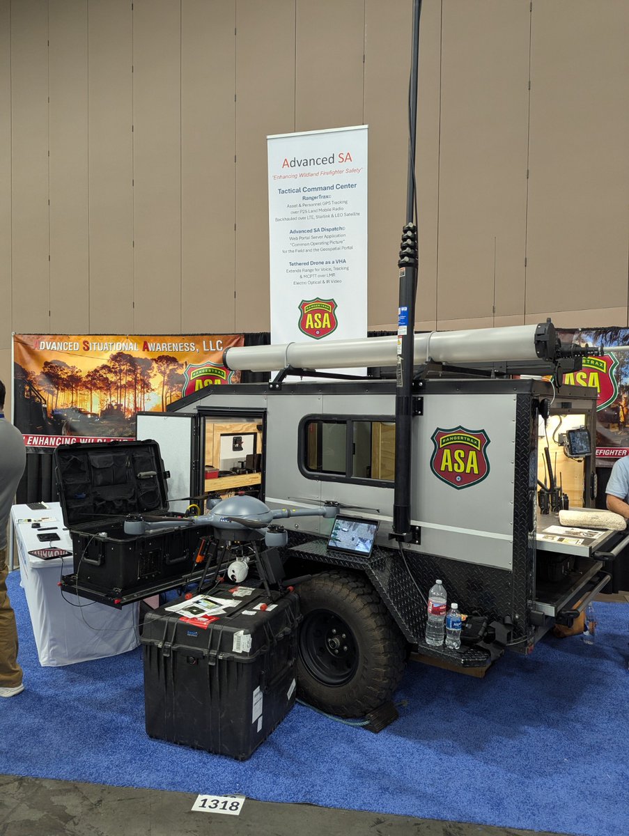 crealoya's tweet photo. Mobile Command Vehicles + drones + field operations.
Real-world public safety solutions at IWCE 2026 🇺🇸

#IWCE2026 #PublicSafety #MobileCommand #EmergencyResponse #SecurityTech #AxioRyx #CrealoYa https://t.co/chY6VzB37o