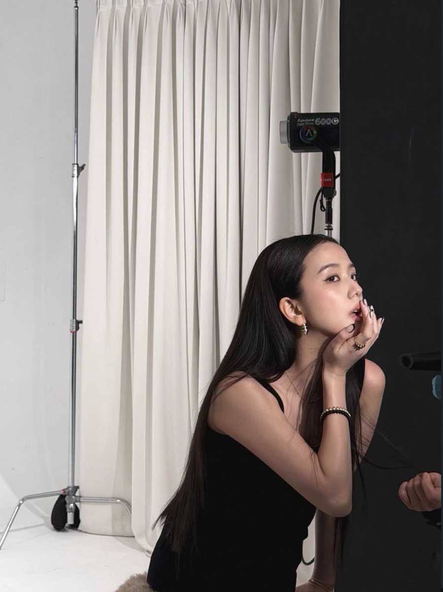 GODTIERJISOO's tweet photo. wow https://t.co/BmCmu1kMkY