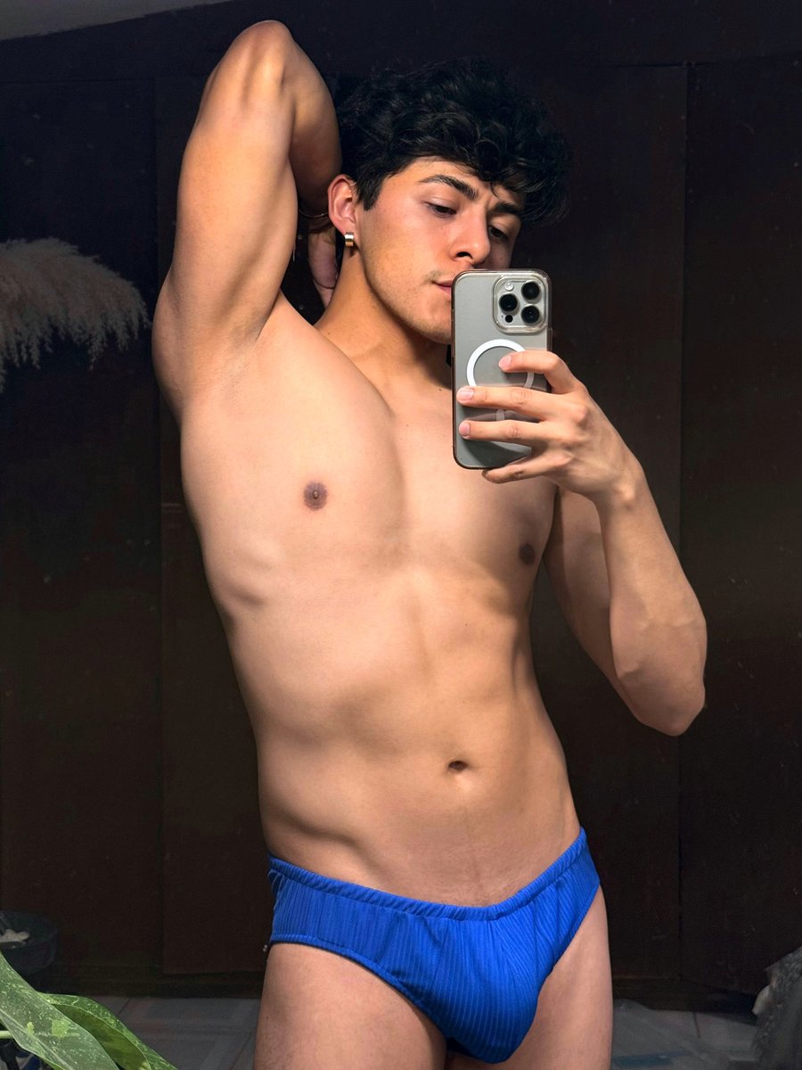 miguelabrod's tweet photo. Usando uno de mis briefs diseñados por mi 💪 https://t.co/39dInxjVQN