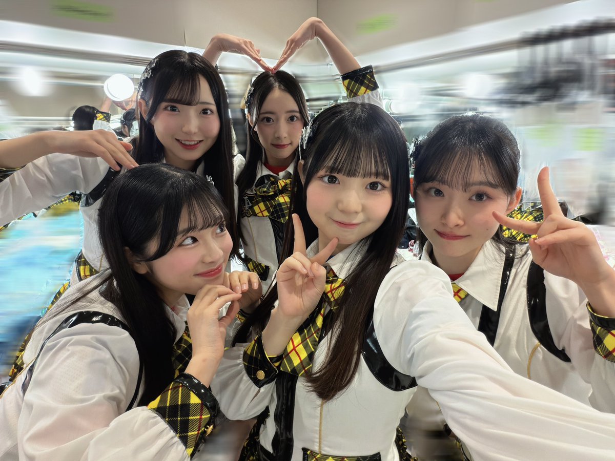 「手をつなぎながら」公演
よろしくお願いします！！🤝🏻🌼

本日は21期ちゃんと( ᴖ⩊ᴖ )
一緒にたくさん盛り上がりましょー！！

お待ちしております🙌🏻